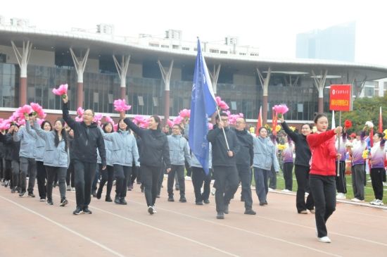 WilliamHill官方网站第40届运动会教职工风采组图（一）