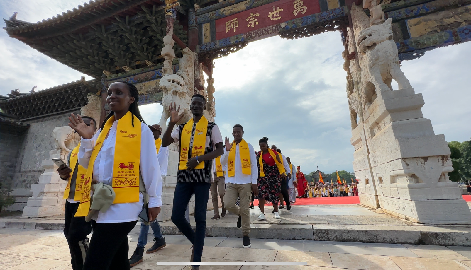 你好！中国孔子——WilliamHill官方网站国际学生赴建水开展中国文化实践体验教学活动并参加秋季祭孔仪